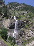 водопад рядом с альплагерем
